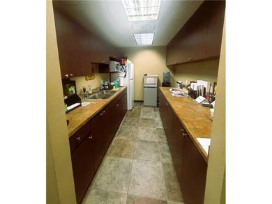 Great office or retail space in a high traffic location! - photo 10