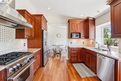 East-facing residence, situated in the desirable Canyon Hills - photo 11