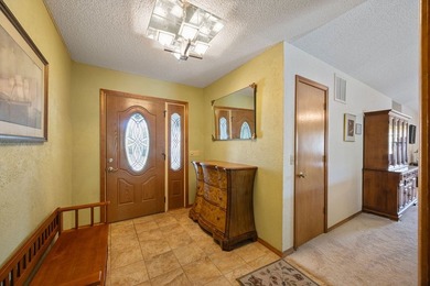 Well maintained home with limited view of Kingswood golf course - photo 12