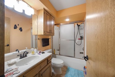 Well maintained home with limited view of Kingswood golf course - photo 20