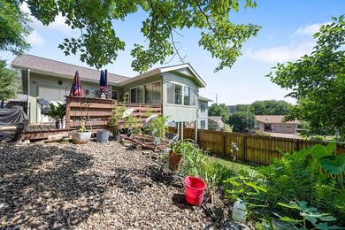 Well maintained home with limited view of Kingswood golf course - photo 29