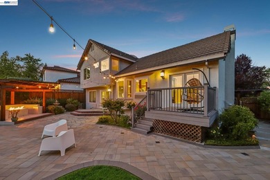 East-facing residence, situated in the desirable Canyon Hills - photo 33