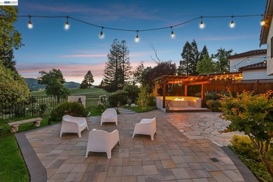 East-facing residence, situated in the desirable Canyon Hills - photo 35