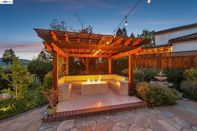 East-facing residence, situated in the desirable Canyon Hills - photo 37