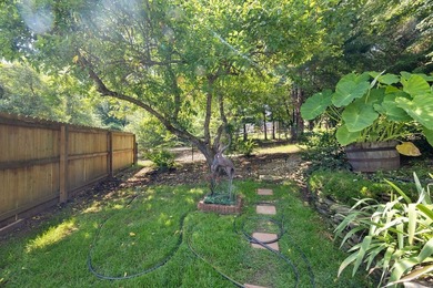 Well maintained home with limited view of Kingswood golf course - photo 39