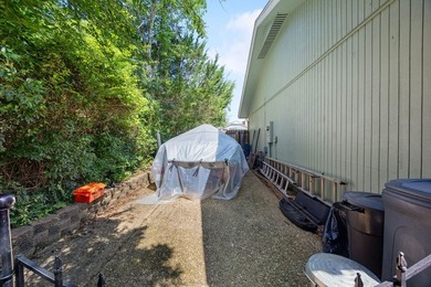 Well maintained home with limited view of Kingswood golf course - photo 40