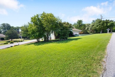 Well maintained home with limited view of Kingswood golf course - photo 41