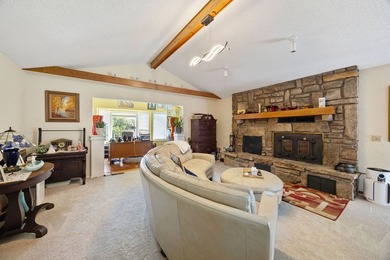 Well maintained home with limited view of Kingswood golf course - photo 42