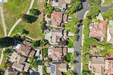 East-facing residence, situated in the desirable Canyon Hills - photo 42