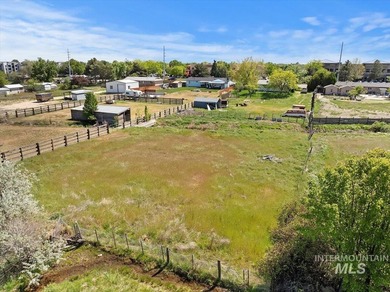 This is one of several properties in the Jewel Sub that are - photo 8
