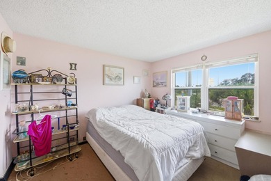 Enjoy comfortable Florida living in this charming 2-bedroom - photo 11