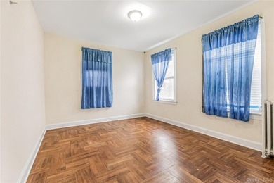 3 Family home in R7 Zoning. Great opportunity to develop this - photo 12