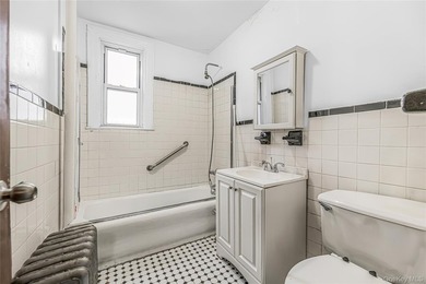 3 Family home in R7 Zoning. Great opportunity to develop this - photo 14