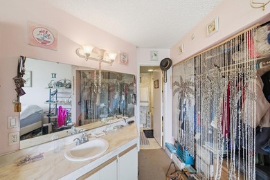 Enjoy comfortable Florida living in this charming 2-bedroom - photo 14