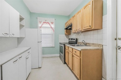 3 Family home in R7 Zoning. Great opportunity to develop this - photo 16