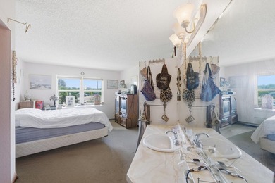 Enjoy comfortable Florida living in this charming 2-bedroom - photo 16