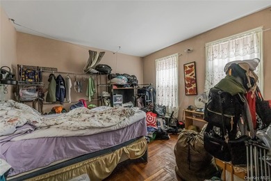 3 Family home in R7 Zoning. Great opportunity to develop this - photo 19