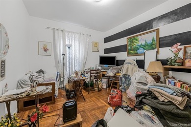 3 Family home in R7 Zoning. Great opportunity to develop this - photo 21