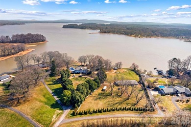 Discover the waterfront lifestyle you've been dreaming of with - photo 3