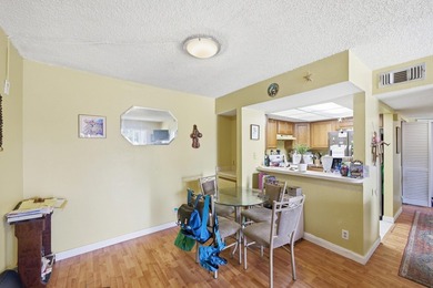 Enjoy comfortable Florida living in this charming 2-bedroom - photo 23