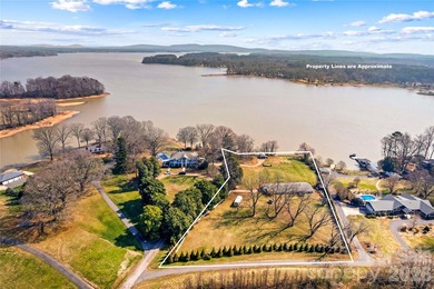 Discover the waterfront lifestyle you've been dreaming of with - photo 4