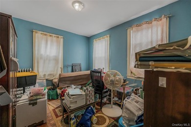 3 Family home in R7 Zoning. Great opportunity to develop this - photo 25