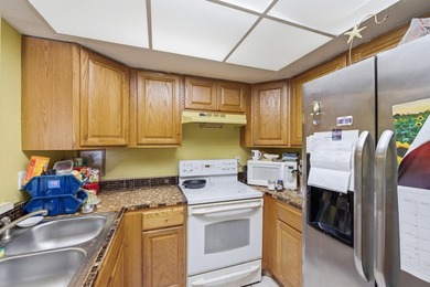 Enjoy comfortable Florida living in this charming 2-bedroom - photo 26