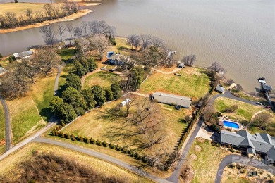 Discover the waterfront lifestyle you've been dreaming of with - photo 7