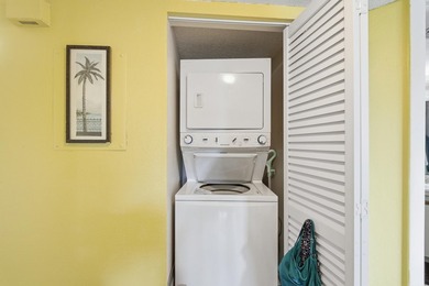 Enjoy comfortable Florida living in this charming 2-bedroom - photo 27