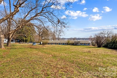 Discover the waterfront lifestyle you've been dreaming of with - photo 10