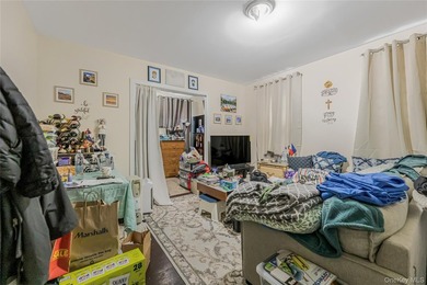 3 Family home in R7 Zoning. Great opportunity to develop this - photo 34