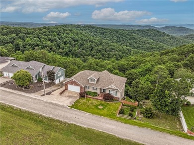 Stunning Home with Ozark Mountain Views - Across from Golf - photo 2