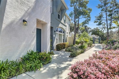 Bright & Modern 2-Bed, 2-Bath townhome in San Diego! Welcome to - photo 4