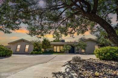 A rare opportunity to own a classic Coronado Country Club estate - photo 6