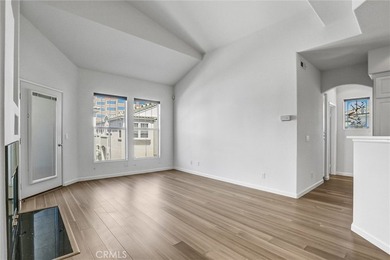 Bright & Modern 2-Bed, 2-Bath townhome in San Diego! Welcome to - photo 10