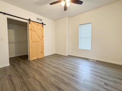 Looking to invest in a property with timeless character and - photo 11