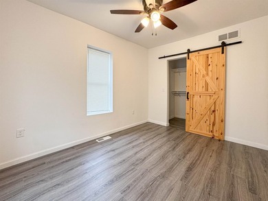 Looking to invest in a property with timeless character and - photo 12