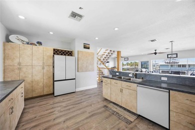 Stunning waterfront living with breathtaking Lemon Bay sunset - photo 19