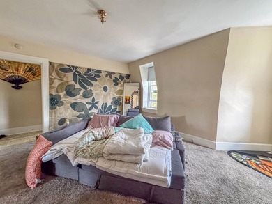 Looking to invest in a property with timeless character and - photo 20