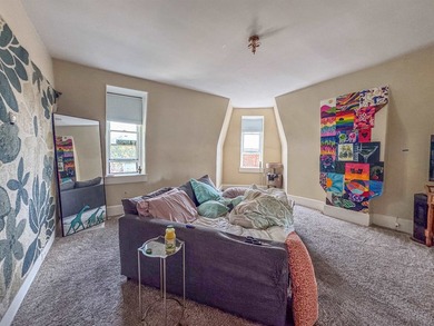 Looking to invest in a property with timeless character and - photo 21