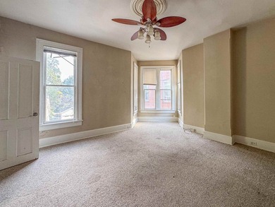 Looking to invest in a property with timeless character and - photo 32