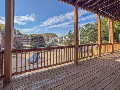 Looking to invest in a property with timeless character and - photo 33