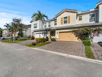 Welcome home to this beautifully maintained 3 bedroom, 2.5 bath - photo 4