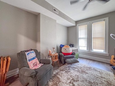 Looking to invest in a property with timeless character and - photo 36