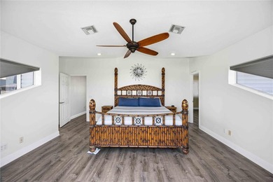 Stunning waterfront living with breathtaking Lemon Bay sunset - photo 36