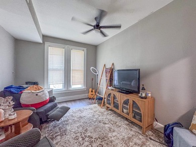 Looking to invest in a property with timeless character and - photo 37