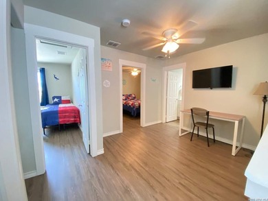 This fully furnished and turnkey 3-bed, 2-bath coastal cottage - photo 9