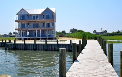 Waterfront 5-bedroom, 3714-square-foot home with an Elevator, a - photo 29