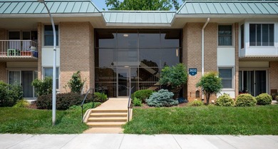 Perfect for easy senior living at Leisure World! Building side - photo 1