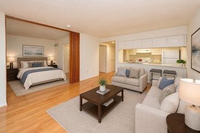Perfect for easy senior living at Leisure World! Building side - photo 2
